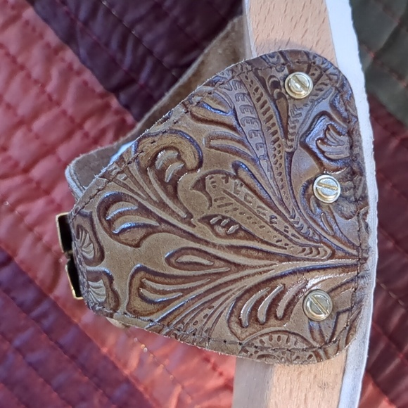 vintage DR SCHOLL'S* wooden/ embossed leather adj. strap exercise sandal sz 9 - Picture 15 of 16